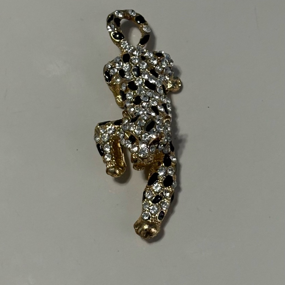 Sale!!! Betsey Johnson Leopard Necklace (Just the Pendant) - Picture 3 of 5